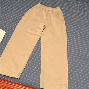 ALO YOGA Gravel Color Sweatpants size XS